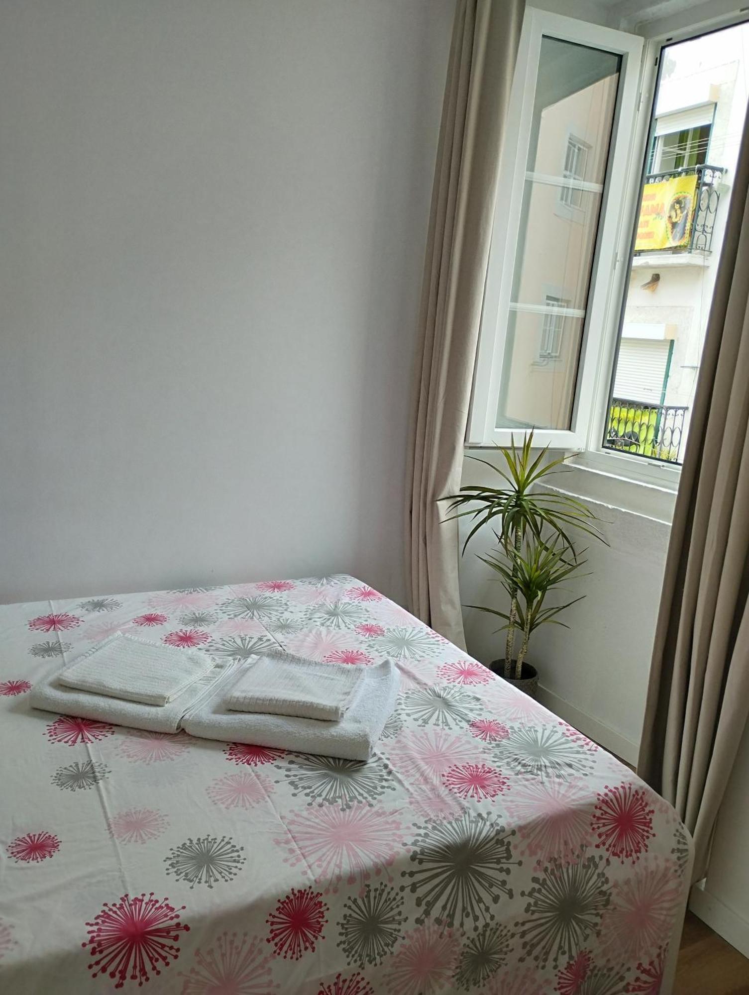 Alfama Valle Lisbon Room photo